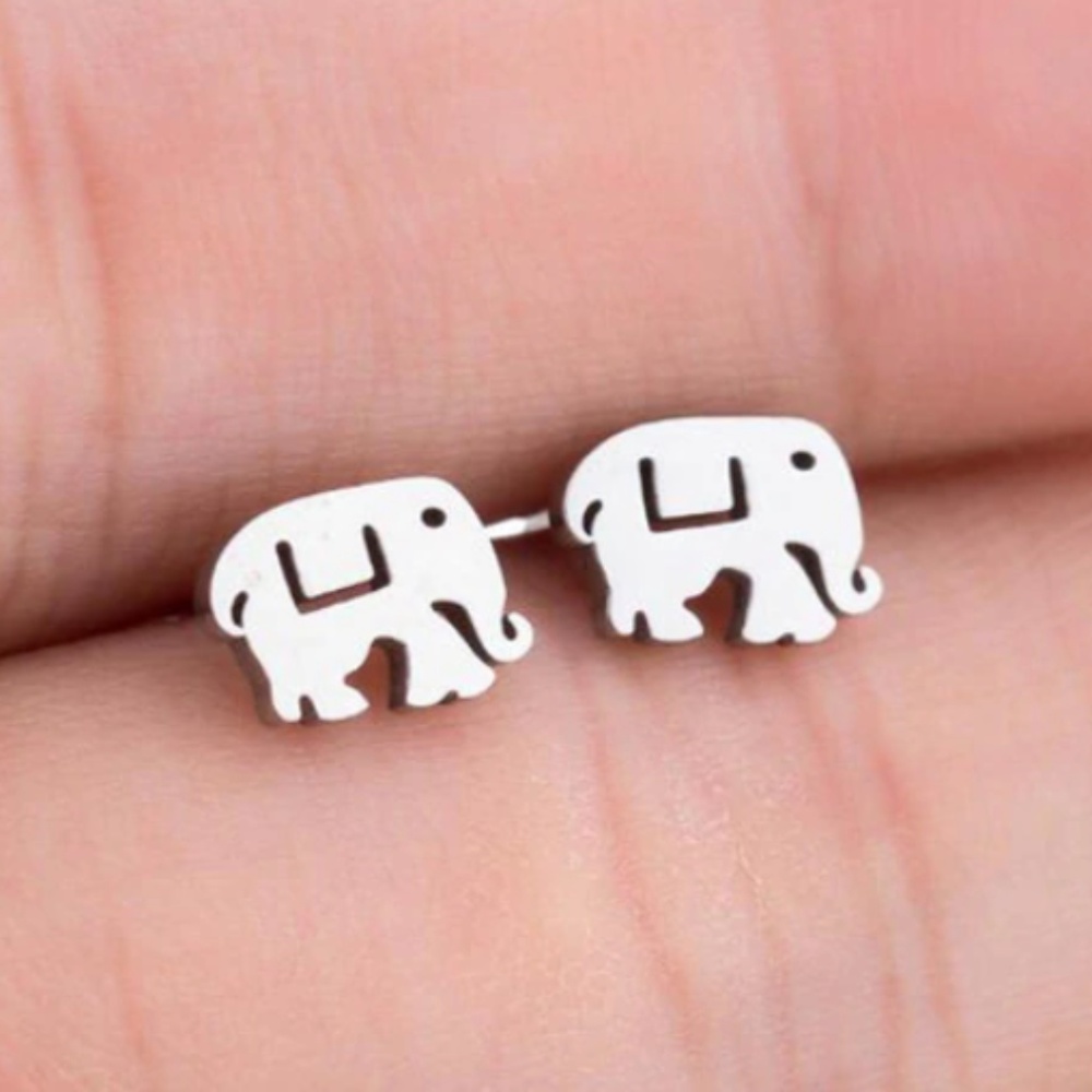 Stud elephant shape Small earrings